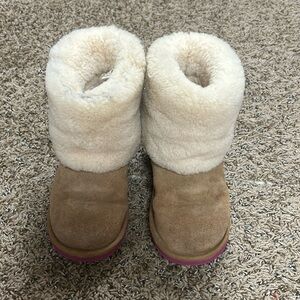 Little used kids Uggs size 3